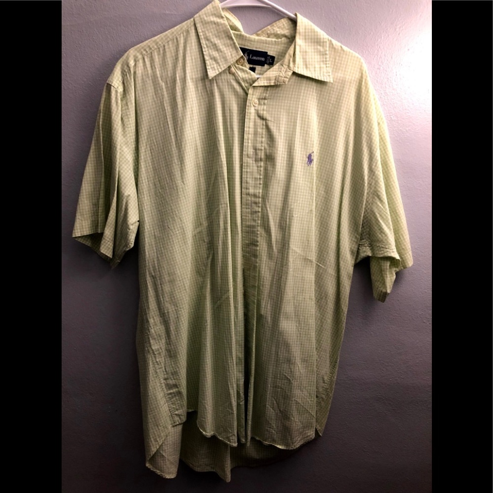 I’m selling a polo shirt!!!